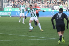 18. Spieltag: Preußen Münster - Fürth. "Babis" Makridis am Ball.