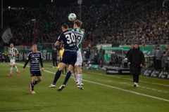 21. Spieltag: SCP - HSV. Lukas Frenkert im Kopfduell.