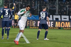21. Spieltag: SCP - HSV. Etienne Amenyido trifft, steht aber wohl im Abseits.