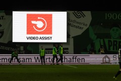 21. Spieltag: SCP - HSV. Elfmeter für den HSV? Der VAR meldet sich - und der Schiedsrichter nimmt die Entscheidung zurück.