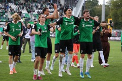 Preußen Münster - TSV Havelse 2:1. Die Mannschaft vor der Fiffi-Gerritzen-Kurve.