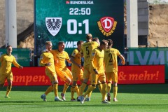 SCP - Dynamo Dresden 2:2. Ex-Preuße Alexander Rossipal trifft per Freistoß