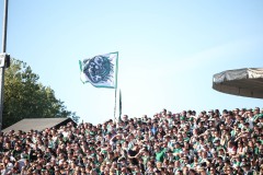 Fans in der Ostkurve beim Spiel gegen Hertha.