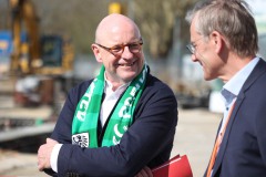 Offizieller Anpfiff zum Umbau des Preußenstadions am 28. März 2025. OB Markus Lewe.