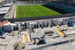 6. April: Die Westtribüne von oben.