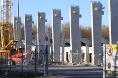 7. April 2025: Westtribüne im Bau.