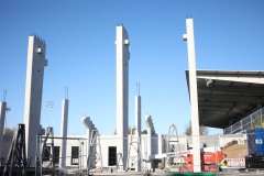 7. April 2025: Westtribüne im Bau. 