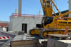 Westtribüne am 12. April 2025.