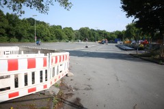 Blick auf den Parkplatz hinter der Westtribüne am 1. Juni 2025
