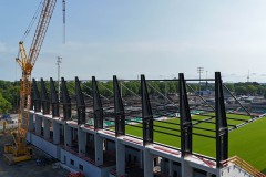 Blick auf die Westtribüne am 1. Juni 2025