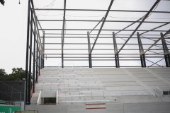 Der neue Gästeblock. Links Steher, rechts Sitzer.