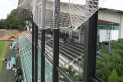 Die Seitenwand der Westtribüne. Sie wird verkleidet.