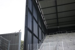 Das Preußenstadion mit der neuen Westtribüne. Einige Abdichtarbeiten stehen noch an.