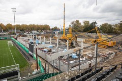 Die Ostkurve - die Gebäude enthalten die WC-Anlagen. Die Ostkurve - die Gebäude enthalten die WC-Anlagen.