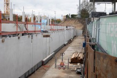 Die Ostkurve - über diesen Gang werden die Fans über Treppen auf die Stehtribüne hochgehen. Die Ostkurve - über diesen Gang werden die Fans über Treppen auf die Stehtribüne hochgehen.