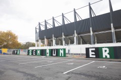 Hier müsste man mal wieder ein paar Bleche anbringen... Hier müsste man mal wieder ein paar Bleche anbringen...