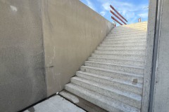 Das LVM-Preußenstadion Mitte Januar 2026. So sieht es aus, wenn man unter der Osttribüne hinaufgeht.