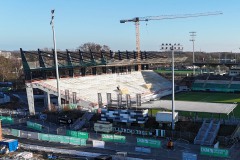 Das Stadion im Februar 2026: Die Osttribüne.