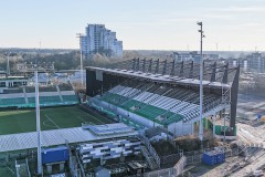 Das Stadion im Februar 2026: Die Westtribüne.
