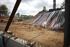 Die Ostkurve am 10. April. Hier wird bald die Geschäftsstelle entstehen.