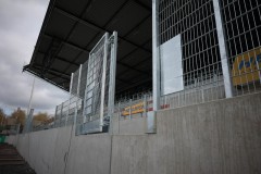 Die Ostkurve am 10. April. Fluchttore auf der Ost.