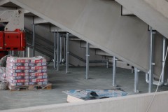 Die Ostkurve am 10. April. Hier werden später wohl Zwischenwände eingezogen.