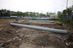 Der gekappte Flutlichtmast im Südosten des Stadions.