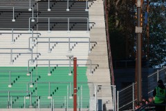 Blick auf die Osttribüne - Anstrich unfertig.