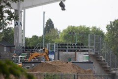 Das LVM-Preußenstadion Anfang Juni 2026. Das Dach über dem A-Block wurde mitsamt Trägern entfernt.