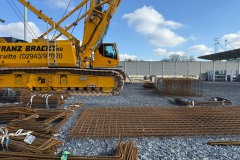 Blick von oben. Der Baukran wartet auf den Start...