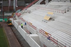 Dezember 2025: Blick auf die neue Osttribüne.