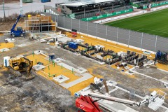 Zur Gegengerade hin entstehen derzeit die letzten Fundamente der Westtribüne.