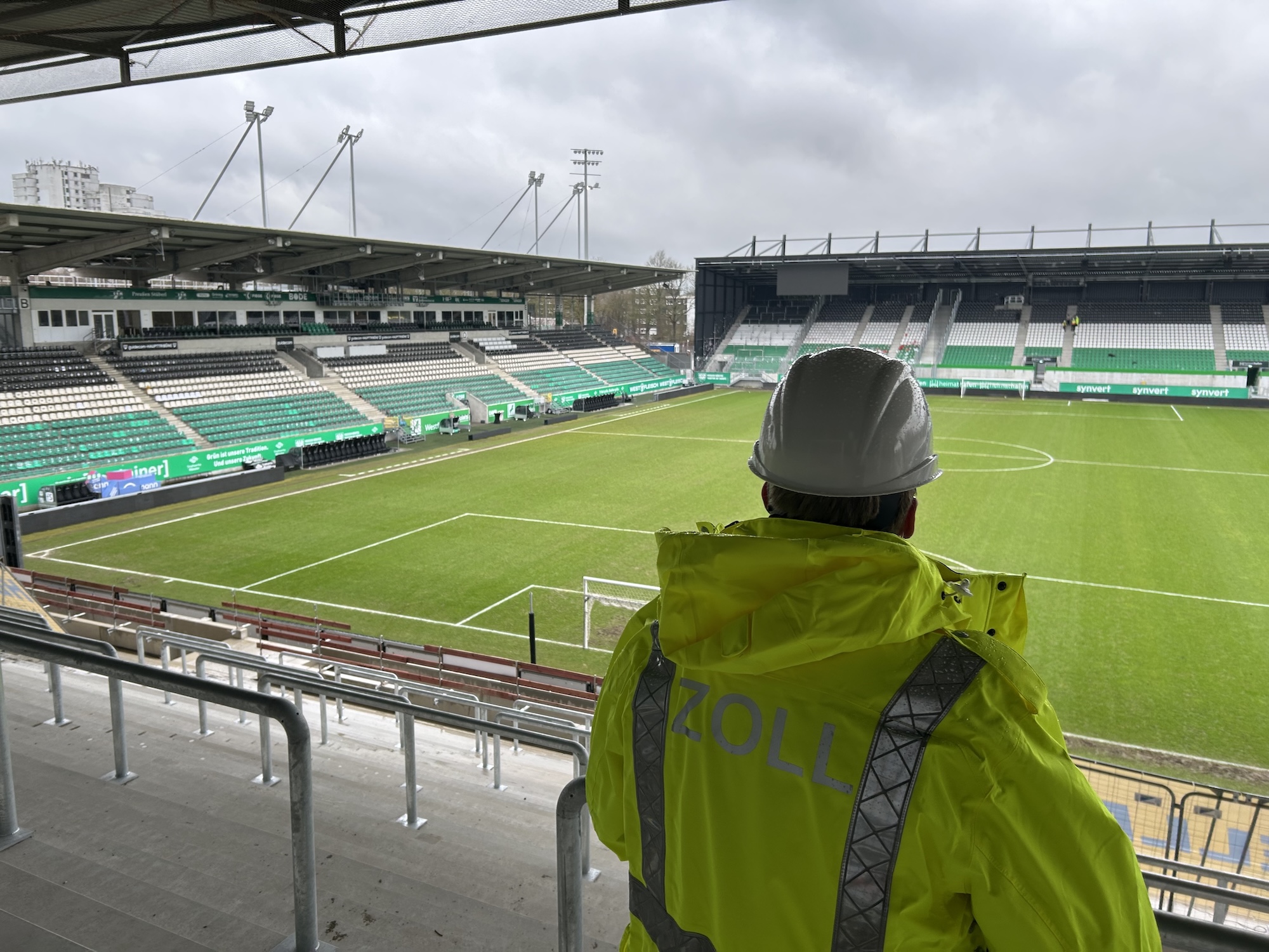 Zoll stellt Verstöße beim Stadionumbau fest