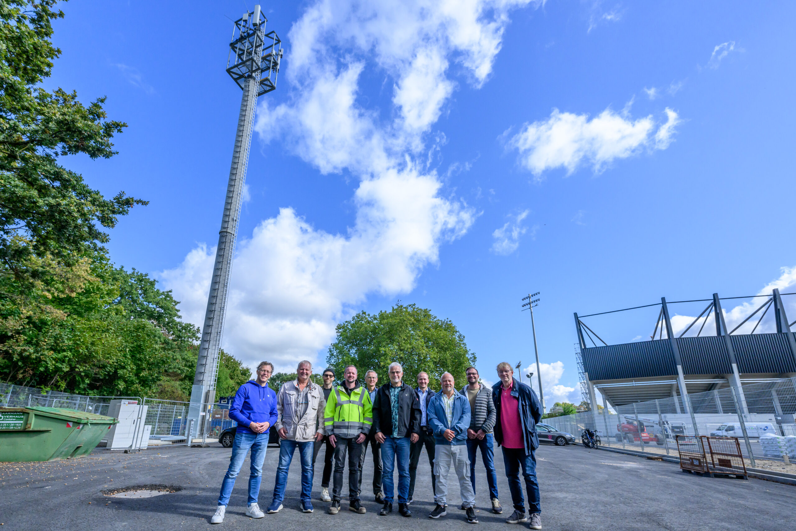 Neuer Mobilfunkmast am LVM-Preußenstadion sorgt für besseren Empfang