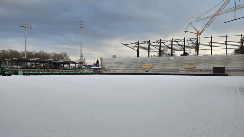 Schnee im Preußenstadion. Foto: B. Brüx