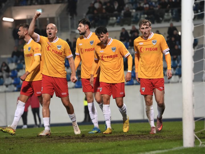 3:2 in Wattenscheid: Preußen Münster rettet sich gerade noch so ins Viertelfinale