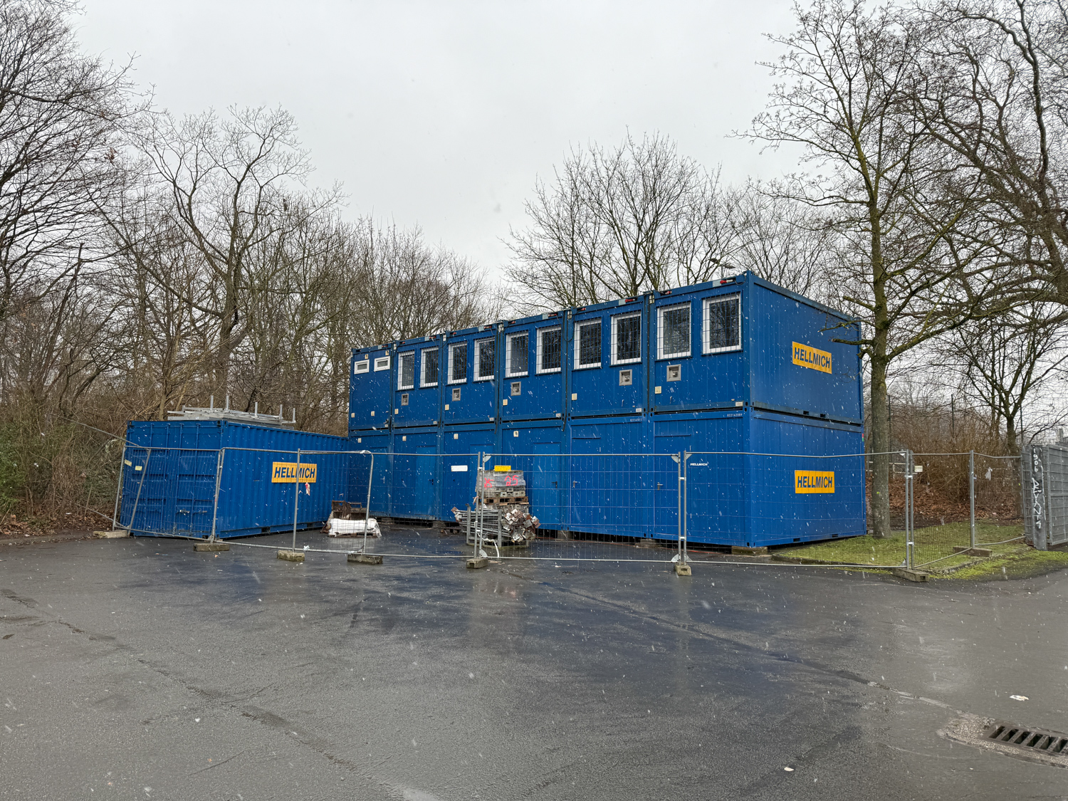 Noch mehr Baucontainer am Preußenstadion