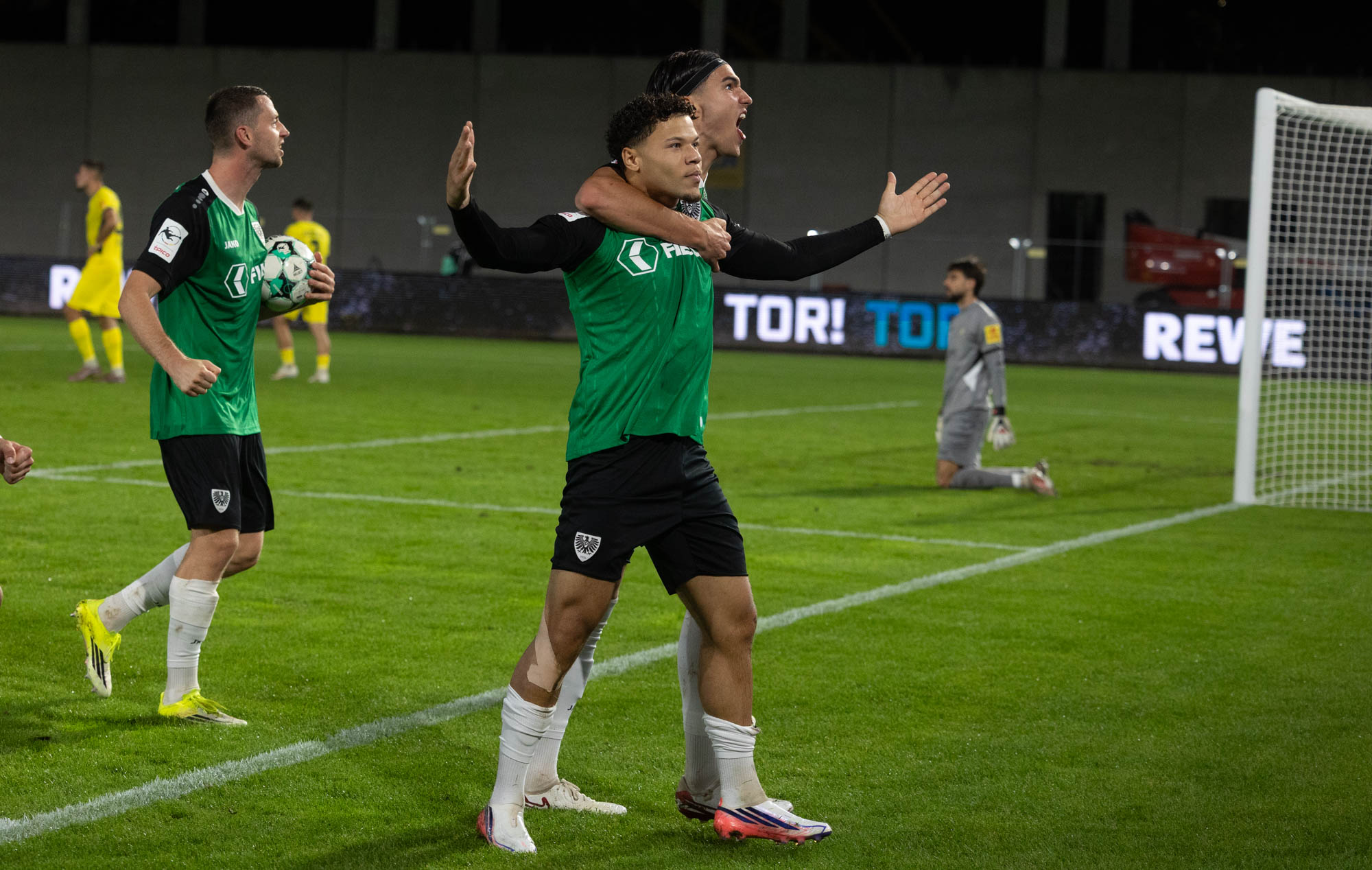 Flutlicht-Spektakel im Preußenstadion: Comeback des SC Preußen Münster