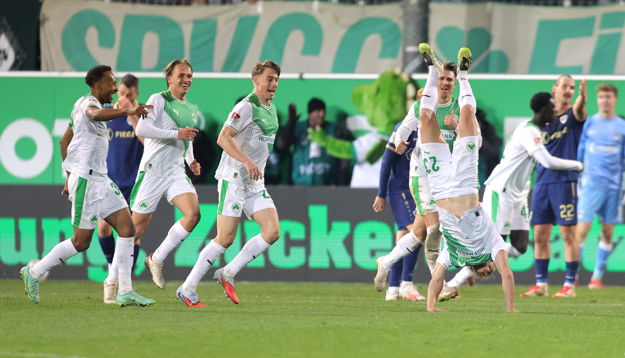 Schon wieder ohne Punkte: Fürth steht Kopf, Preußen Münster am Boden