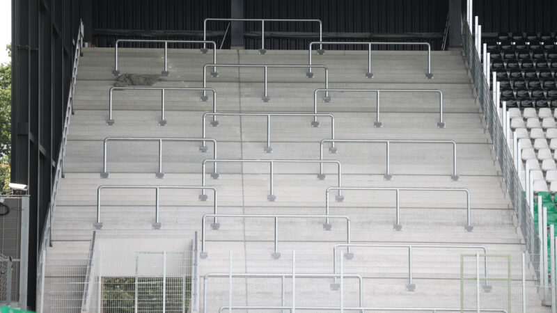 Der Gäste-Stehplatzblock im Preußenstadion.
