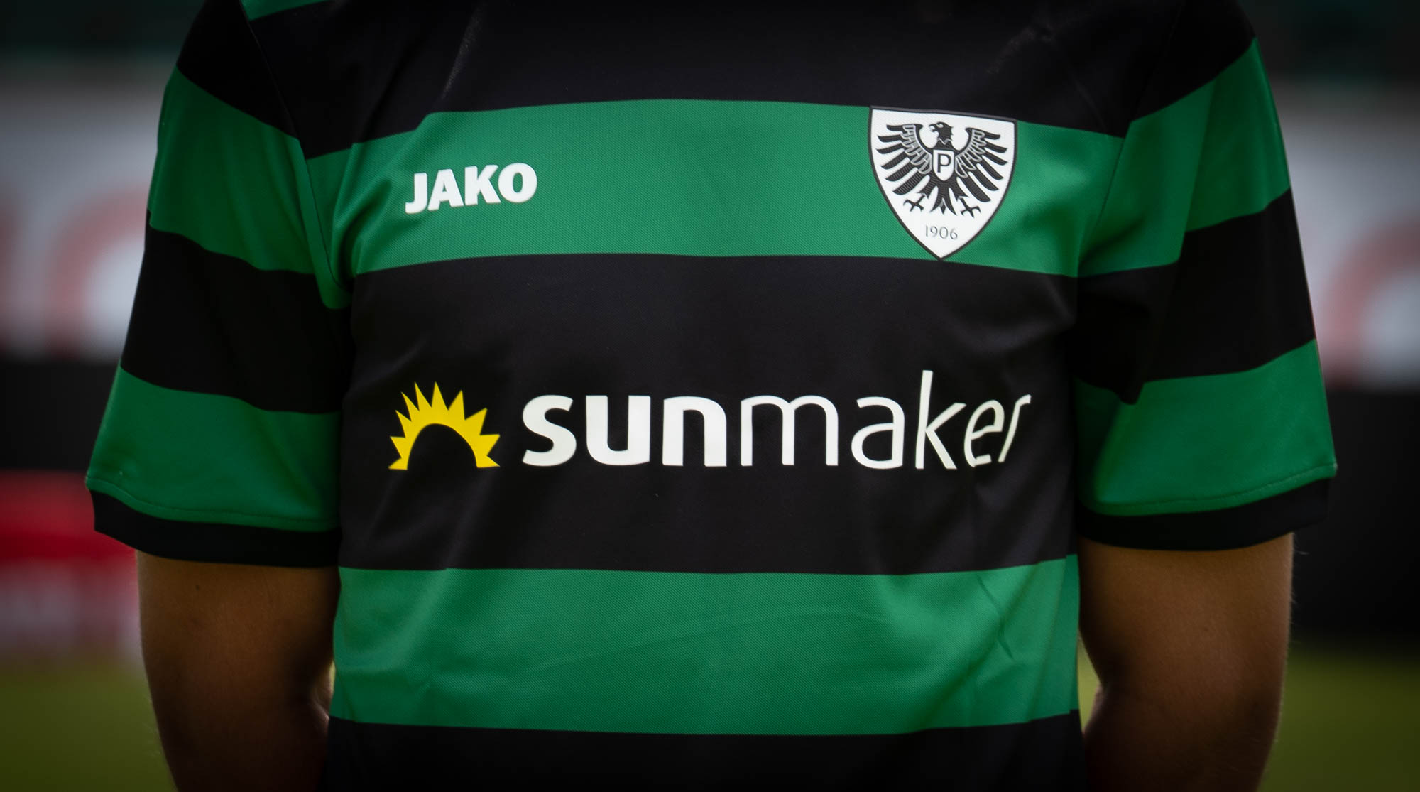 Die Debatte um Glücksspielanbieter im Fußball