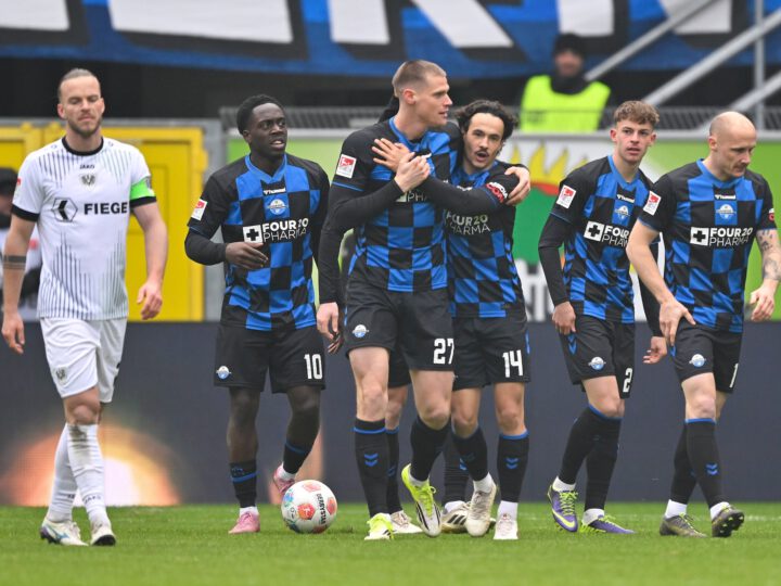 Schon wieder Rot: Preußen Münster nimmt sich auch in Paderborn selbst aus dem Spiel