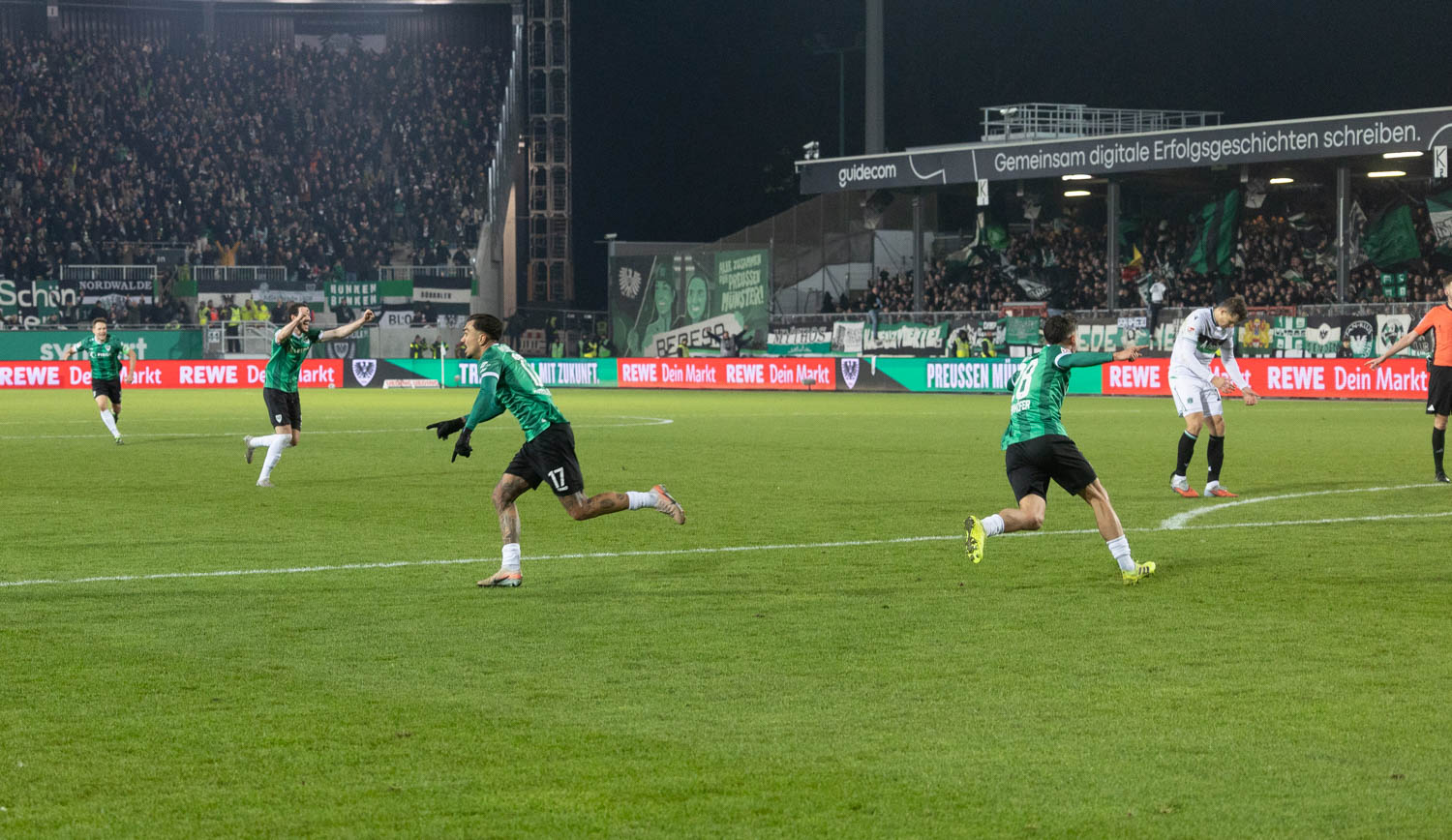 2:2 gegen Hannover: Zwei späte Tore lassen das Preußenstadion beben