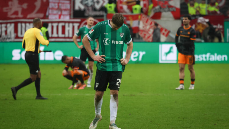 2:3 gegen Kaiserslautern: Im Sturzflug weiter